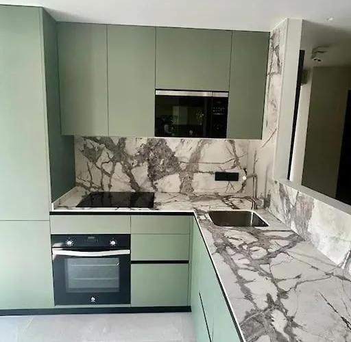 Excelente Piso A Estrenar En El Sardinero 桑坦德